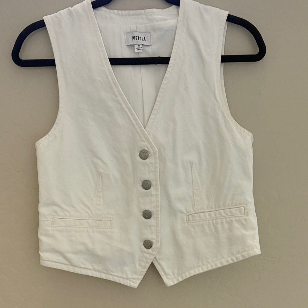 Pistola Cream Button-Up Vest